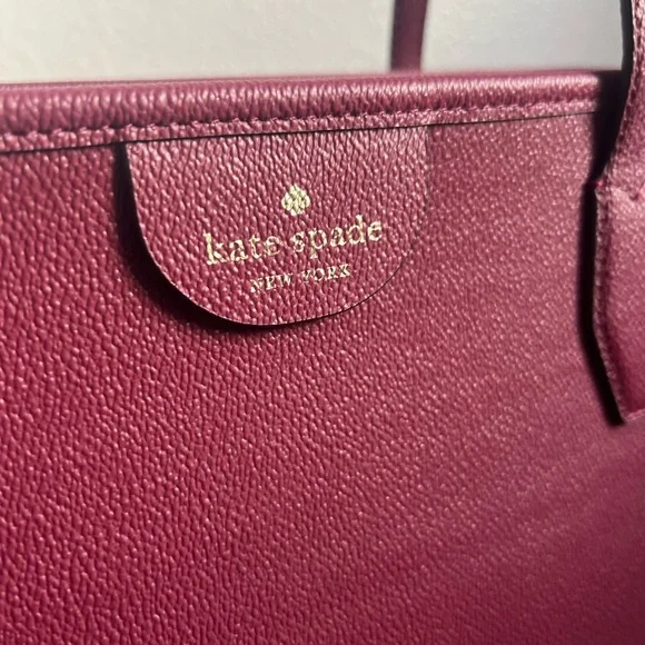 NWOT Kate Spade Lori Tote, Burgundy - Shoulder bag with zippered closure - Picture 1 of 13